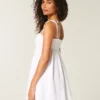 Babydoll-Minikleid mit Bindebändern