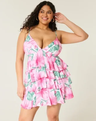 Babydoll-Minikleid mit V-Ausschnitt und Rüschen