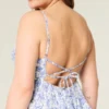 Babydoll-Minikleid mit V-Ausschnitt und Rüschen