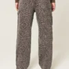 Baggy-Jeans mit Leopardenmuster