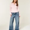 Baggy-Jeans mit niedriger Leibhöhe, dunkler Waschung und Blumenstickerei