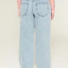 Baggy-Jeans mit niedriger Leibhöhe, Rissen und heller Waschung