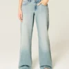 Baggy-Jeans mit niedriger Leibhöhe und heller Waschung