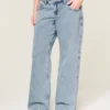 Baggy-Jeans mit niedriger Leibhöhe und mittlerer Waschung