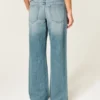 Baggy-Jeans mit niedriger Leibhöhe und mittlerer Waschung