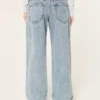 Baggy-Jeans mit niedriger Leibhöhe und mittlerer Waschung
