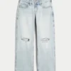 Baggy-Jeans mit niedriger Leibhöhe und Rissen in heller Waschung