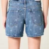 Baggy-Jeansshorts mit niedriger Leibhöhe und Schleifenmuster