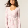 Bequemes langärmeliges Babydoll-Oberteil mit Wickelausschnitt