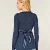 Bequemes langärmeliges Babydoll-Oberteil mit Wickelausschnitt