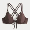 Bikini-Oberteil mit Muschelverzierung, Trägern am Rücken und Bügeln
