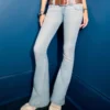 Bootcut-Jeans mit niedriger Leibhöhe und heller Waschung