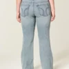 Bootcut-Jeans mit niedriger Leibhöhe und heller Waschung