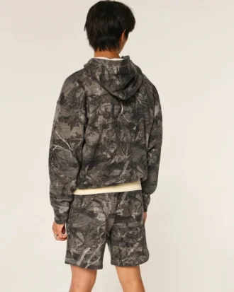 Camouflage-Fleece-Shorts über dem Knie