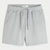 Fleece-Shorts über dem Knie
