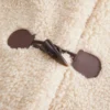 Gemütliche Jacke mit Knebelverschluss