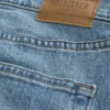 Gerade geschnittene Jeans in mittlerer Waschung
