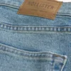 Gerade geschnittene Jeans in mittlerer Waschung