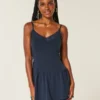 Gestaffeltes Strick-Minikleid