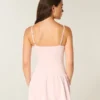 Gestaffeltes Strick-Minikleid