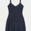 Gestaffeltes Strick-Minikleid