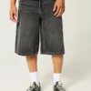 Gewaschene schwarze Denim-Halbhose