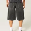 Gewaschene schwarze Denim-Halbhose
