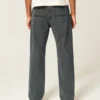 Gewaschene schwarze Loose-Jeans