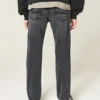 Gewaschene schwarze Slim-Fit-Jeans