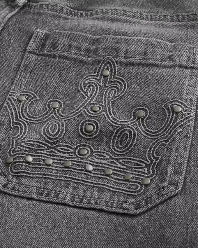 Graue Skater-Baggy-Jeans mit Stickerei und Nieten