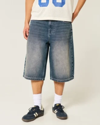 Halbhose aus mittelblauem Denim