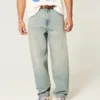 Hellblaue Baggy-Jeans mit gesticktem Würfel-Motiv