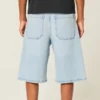 Hellblaue, verzierte Super-Baggy-Jeansshorts