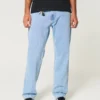 Helle, locker sitzende Jeans