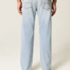 Helle, locker sitzende Jeans