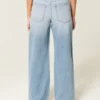 Hoch geschnittene Baggy-Jeans in mittlerer Waschung