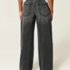 Hoch geschnittene, gewaschene schwarze Baggy-Jeans