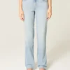 Hoch geschnittene, hell gewaschene Straight-Jeans