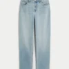 Hoch geschnittene, hell gewaschene Straight-Jeans