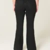 Hoch geschnittene schwarze Flare-Jeans