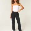 Hoch geschnittene schwarze Straight-Jeans