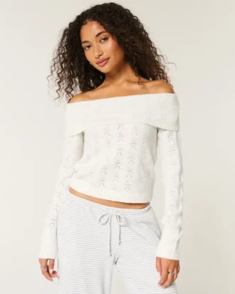Hollister Bequemer Cloud Stitchy Off-Shoulder-Pullover