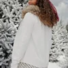 Kapuzenjacke mit Kunstfellbesatz und Logo-Grafik