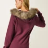 Kapuzenjacke mit Kunstfellbesatz und Logo-Grafik