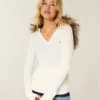 Kapuzenpullover mit Kunstfellbesatz und Zopfmuster