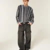 Kastiger gestreifter Pullover mit Rundhalsausschnitt