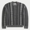 Kastiger gestreifter Pullover mit Rundhalsausschnitt