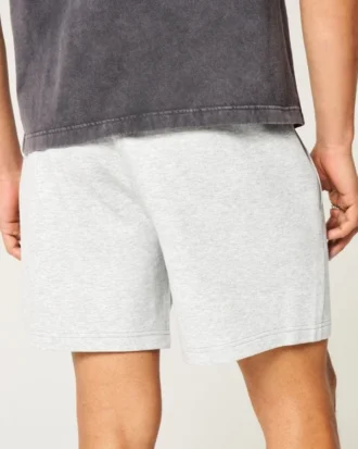 Kühle Fleece-Shorts in mittlerer Länge