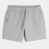 Kühle Fleece-Shorts in mittlerer Länge