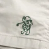 Kühle Golfshorts, die über dem Knie enden